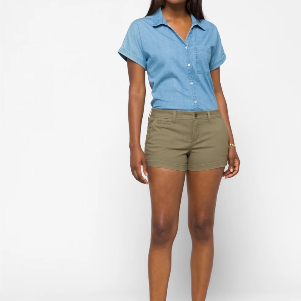 Market & Spruce Elicia Mid Rise Embroidered Short